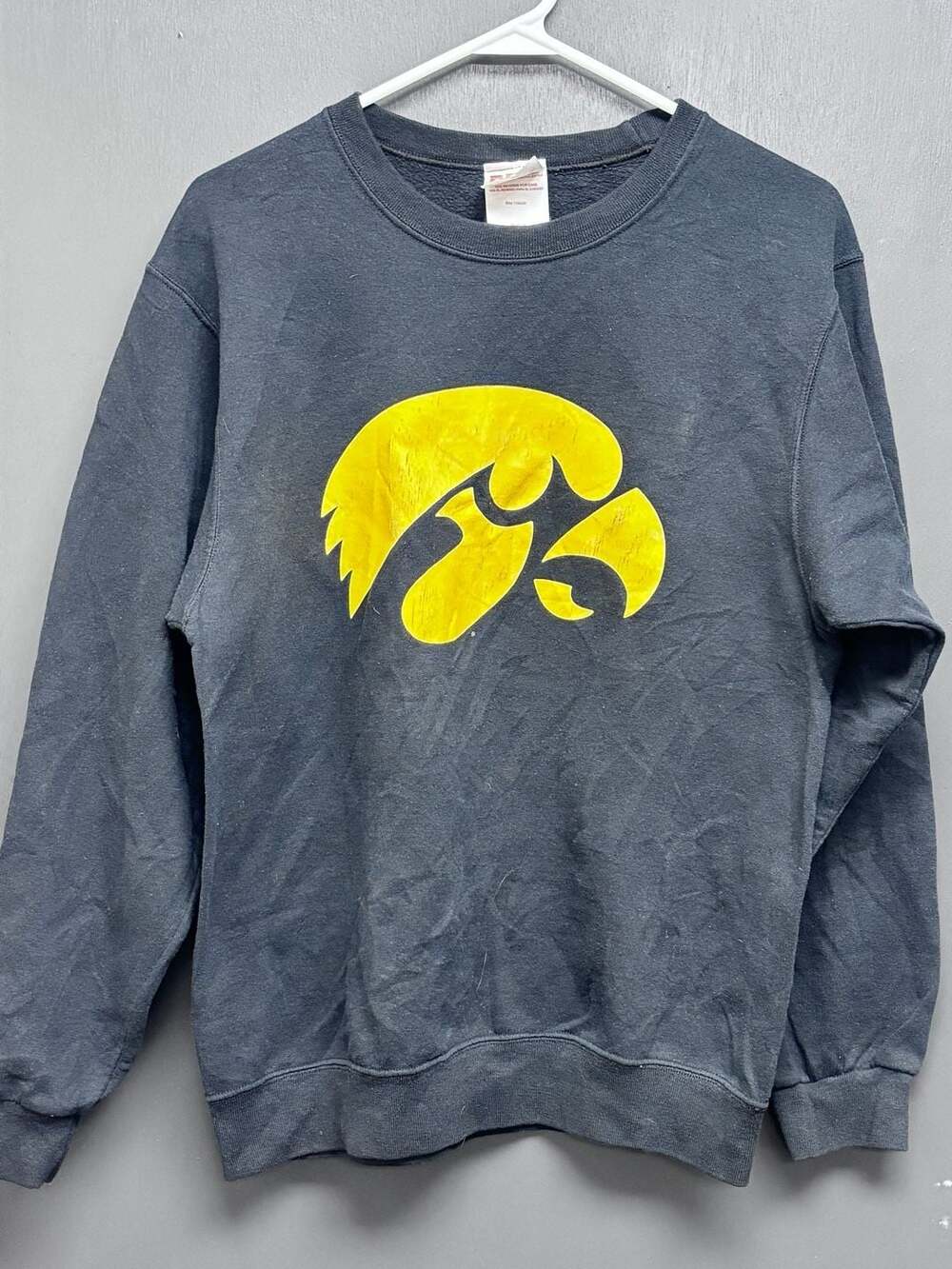 Vintage Red Oak Sportswear Iowa Hawkeyes NCAA Crewneck Sweatshirt Black Small